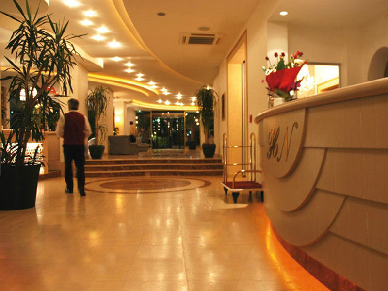 Hotel Nettuno แชร์เวีย ภายนอก รูปภาพ