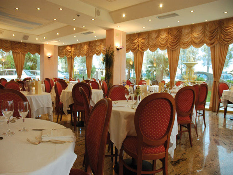 Hotel Nettuno แชร์เวีย ภายนอก รูปภาพ