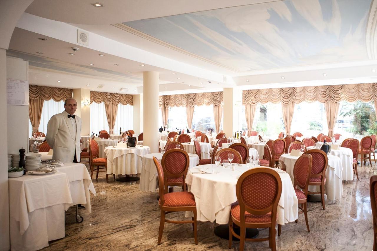 Hotel Nettuno แชร์เวีย ภายนอก รูปภาพ