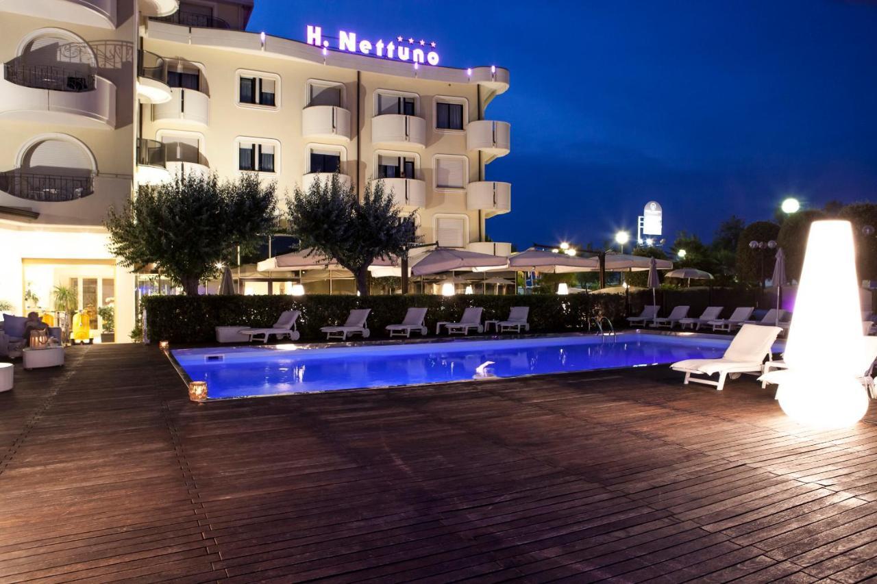 Hotel Nettuno แชร์เวีย ภายนอก รูปภาพ