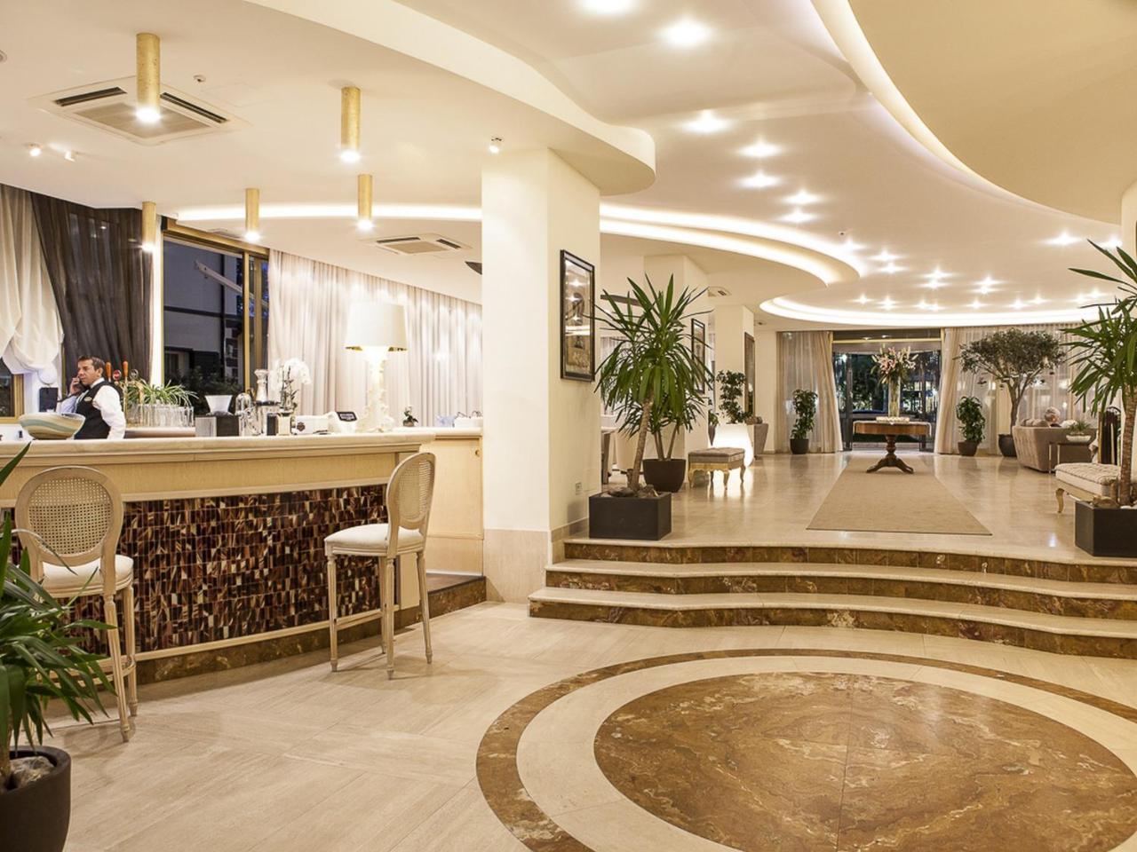 Hotel Nettuno แชร์เวีย ภายนอก รูปภาพ