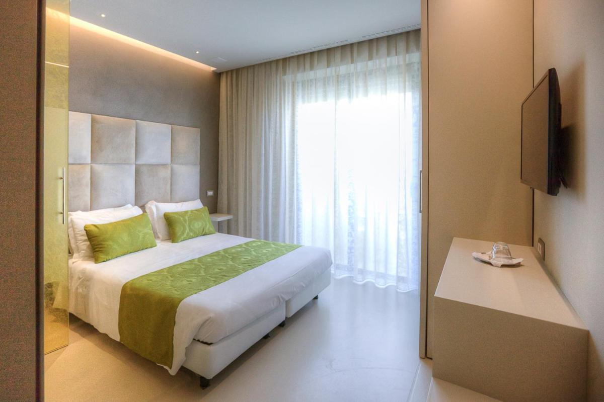 Hotel Nettuno แชร์เวีย ภายนอก รูปภาพ