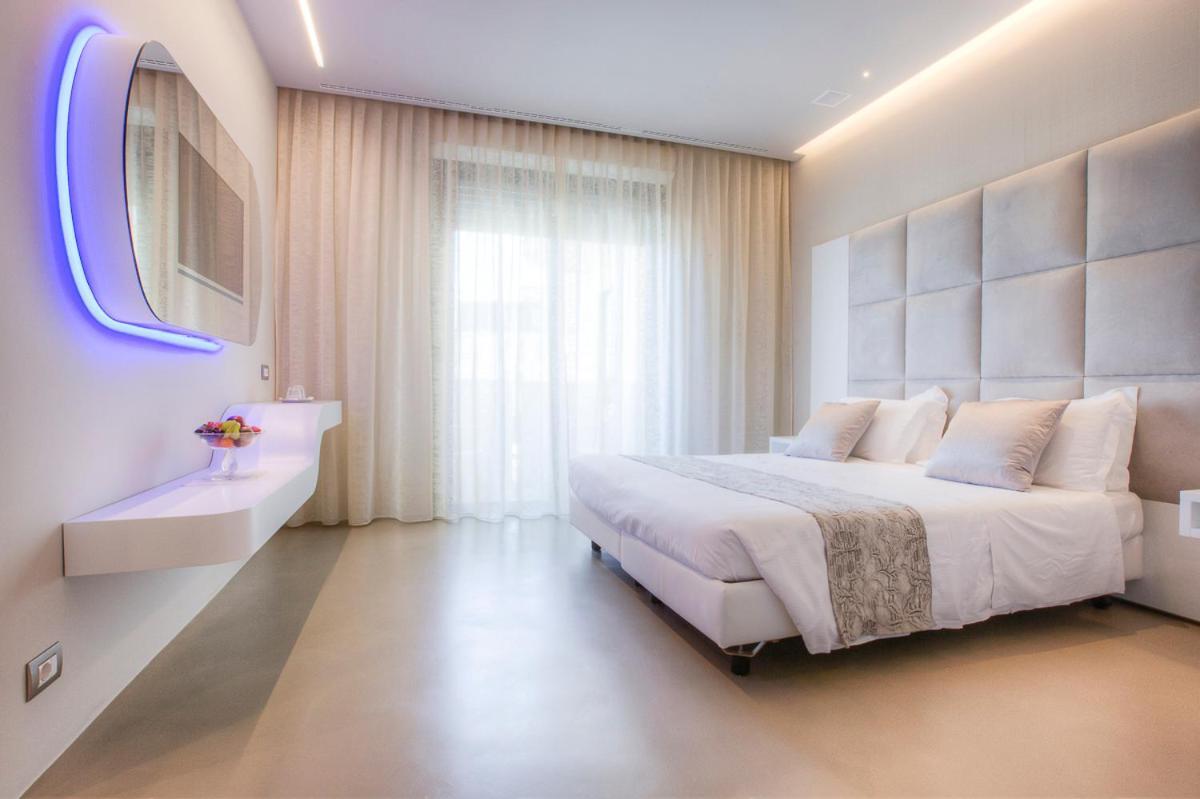 Hotel Nettuno แชร์เวีย ภายนอก รูปภาพ